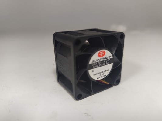 PBT البلاستيكي 12V DC CPU Fan 3 Pin Connector لحلول التبريد الصناعي