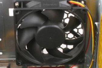 PBT البلاستيكي 12V DC CPU Fan 3 Pin Connector لحلول التبريد الصناعي
